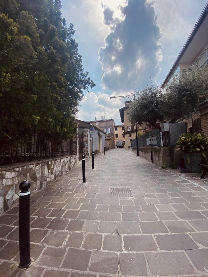Antico Borgo Διαμέρισμα Ντεζεντσάνο ντελ Γκάρντα Εξωτερικό φωτογραφία