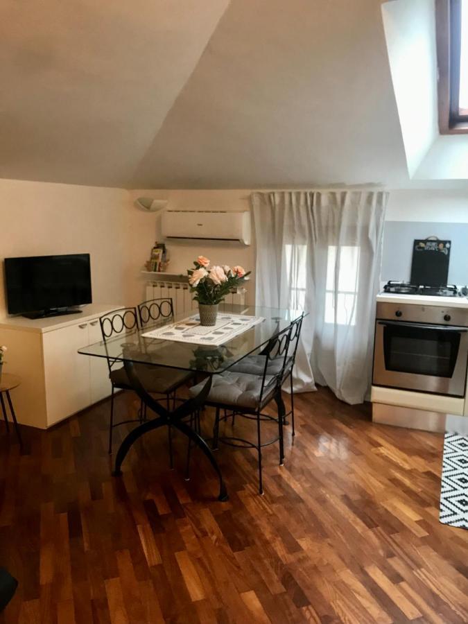 Antico Borgo Διαμέρισμα Ντεζεντσάνο ντελ Γκάρντα Εξωτερικό φωτογραφία